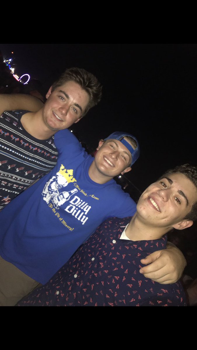 kramp_10's tweet photo. Happy Birthday brotha✊🏻❤️Can’t wait to celebrate🍻🗣 @alex_feger https://t.co/8Fe3VgVHmc