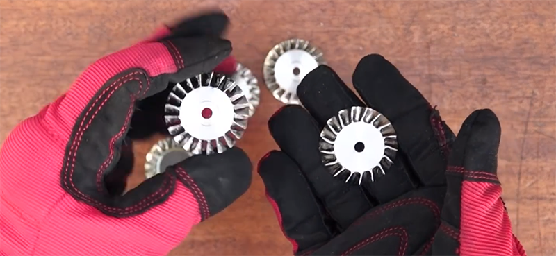 circuitoio's tweet photo. Building The World’s Smallest Jet Turbine By Hand https://t.co/jJd5Jn0k8B https://t.co/WQFvvhr98i