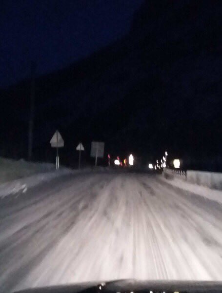 L’Hospitalet près l’#andorre #ariege #pyrenees Rn20 ce matin équipements obligatoires #neige