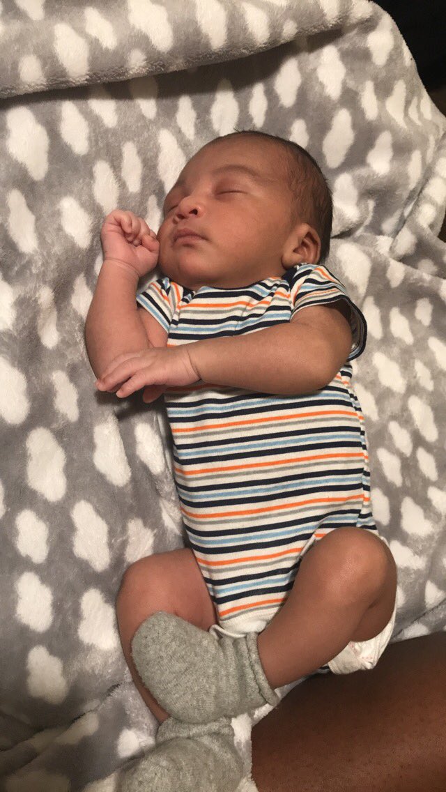 treaabayaa_'s tweet photo. Update ; we’re two weeks old today 💙💙🤴🏽#myfatman https://t.co/vW1qcNeqC9