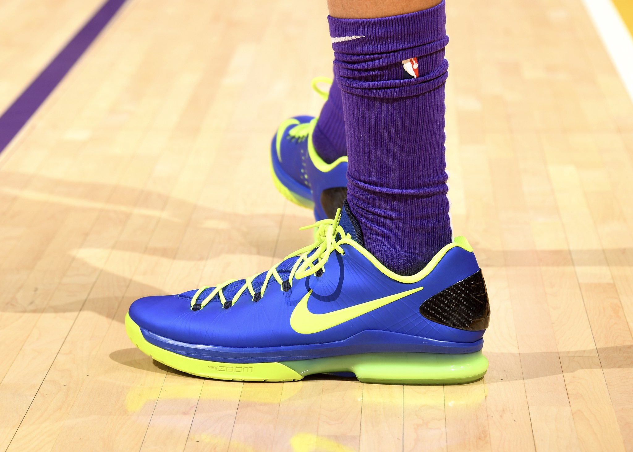 B/R Kicks on ".@Michael8easley the Nike KD 5 Elite “Superhero” tonight. / Twitter