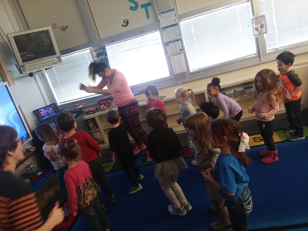 LearnwithmeMrsP's tweet photo. Tootie-ta in the classroom ❤ love these sillies! https://t.co/dIGYmnNbow