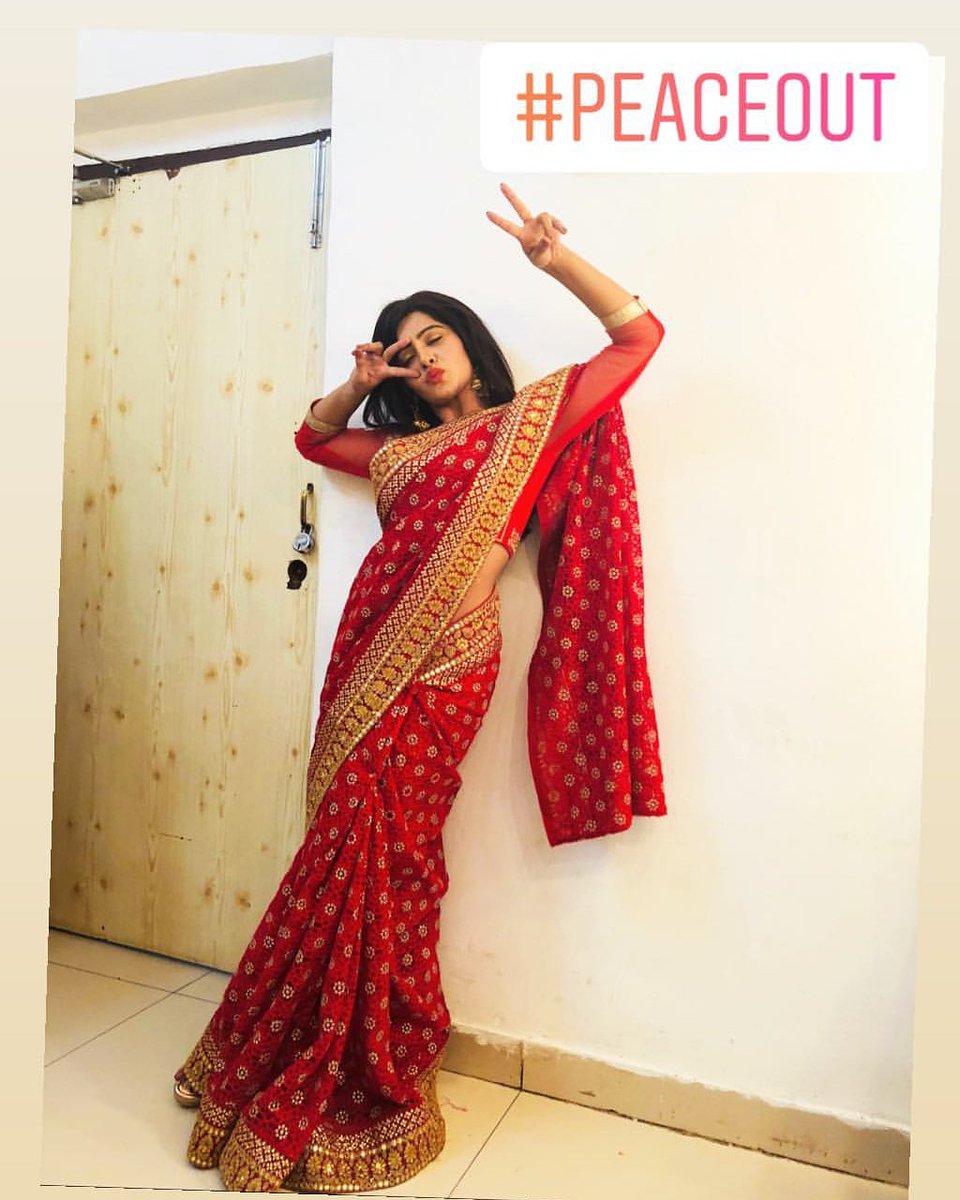 rr_creation's tweet photo. Seems like Bride Goals...  😝
.
.
.
#RaviRaj #RnRCreations #Agnifera #YuktiKapoor #Agni #BrideGoals #PeaceOut #AndTv https://t.co/ESnxmBt3D6