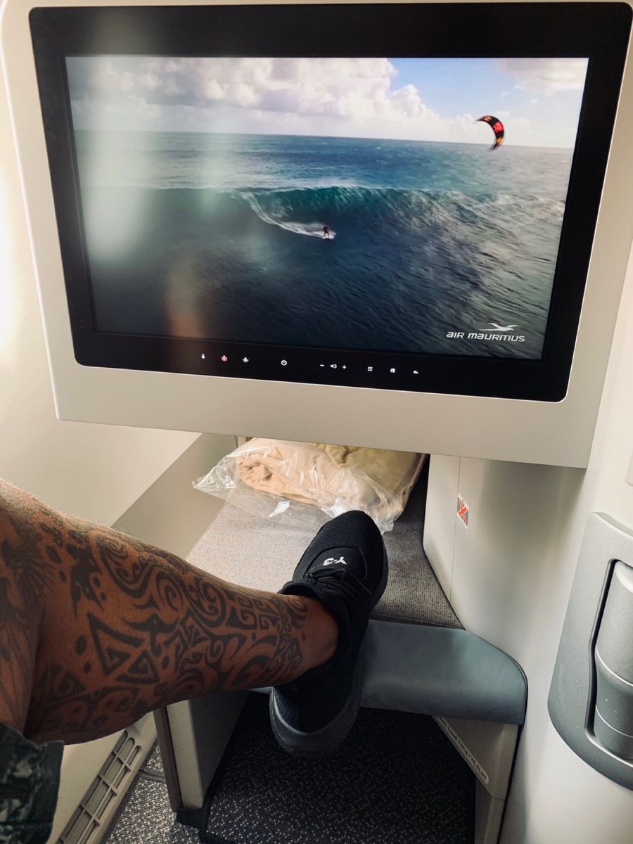 DJFreshSA's tweet photo. Just wanna pass TFO and wake up home ... IN MY BED!!! π€·πΏββοΈπΆπΎββοΈπ₯³ #TakeMeHome #JoziCalling (@ Sir Seewoosagur Ramgoolam International Airport in Plain Magnien, Mauritius) https://t.co/Kv5LMJkg5I https://t.co/xoSRmKQggy