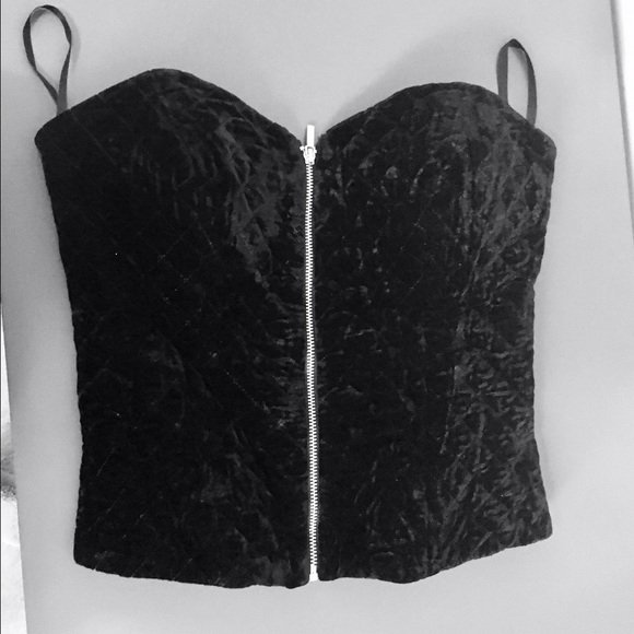 So good I had to share! Check out all the items I'm loving on @Poshmarkapp #poshmark #fashion #style<a href="/tag/fashion"class="tags"><span>#fashion</span></a><a href="/tag/shopmycloset"class="tags"><span>#shopmycloset</span></a><a href="/tag/style"class="tags"><span>#style</span></a><a href="/tag/poshmark"class="tags"><span>#poshmark</span></a><a href="/tag/abbeydawn"class="tags"><span>#abbeydawn</span></a>