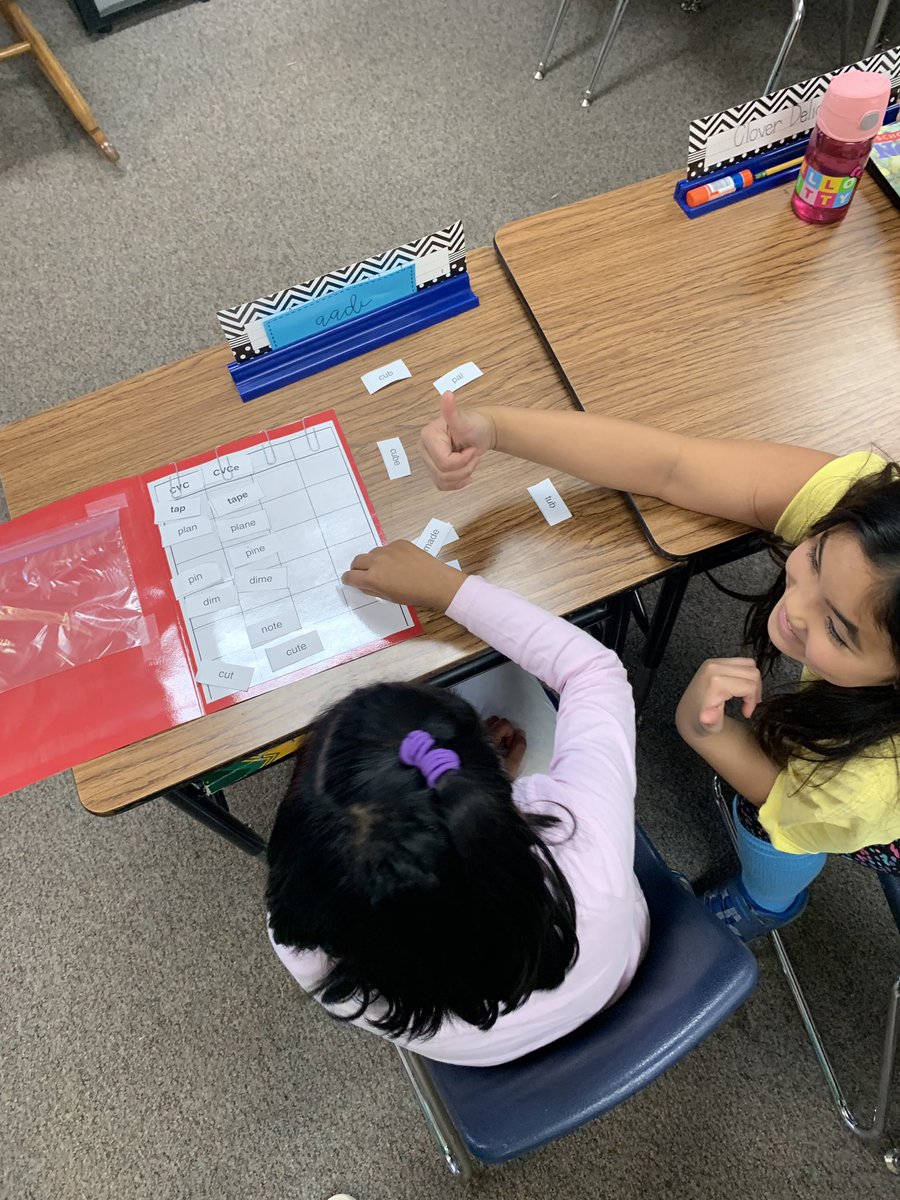 <a href="/mrs_mari_23/">Mari Y</a> students working on Words Their Way Buddy Sorts and and final sort. #GuadRoars #usdlearns