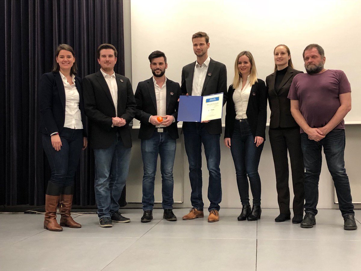 BorisGlogerCons's tweet photo. Wir gratulieren Sebastian Mühlbauer, Kerstin Lienbacher, Endri Bakiri & Tamara Berger, die gemeinsam mit @BorisGlogerCons bei der Projektvernissage des @FHdesBFIWien mit ihrem Projekt "Agile Learning Online" den 2. Platz beim Publikumsvoting erziehlt haben! #congrats #top #agile https://t.co/ZR68qwqAFN