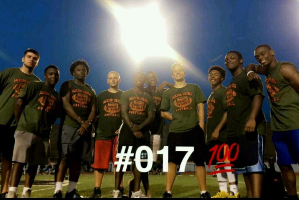 twoblack98's tweet photo. Miss these days take me back 😔😔 https://t.co/WBNf3USqIV
