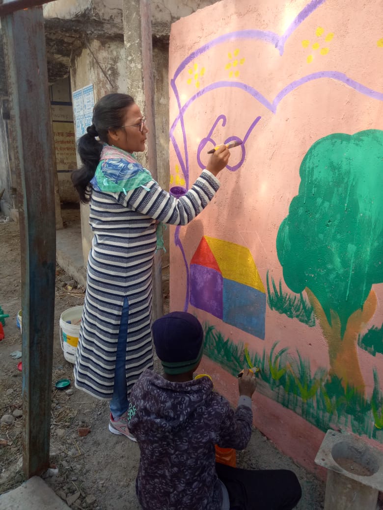 BdoIchak's tweet photo. @DC_Hazaribag  wall painting on the toilets,  under swach sunder souchalay.  Awareness program regarding SBM India conducted for the villagers. https://t.co/NTxONTzlTk