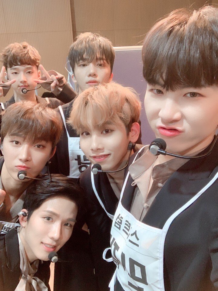 DongyoonGermany's tweet photo. [Spectrum Twitter update]
trans.
thanks for supporting Spectrum today!
thanks to you we were able to finish the stage nicely 

thank you all the time!!!

#SPECTRUM #스펙트럼 https://t.co/ijFq4V0ylX