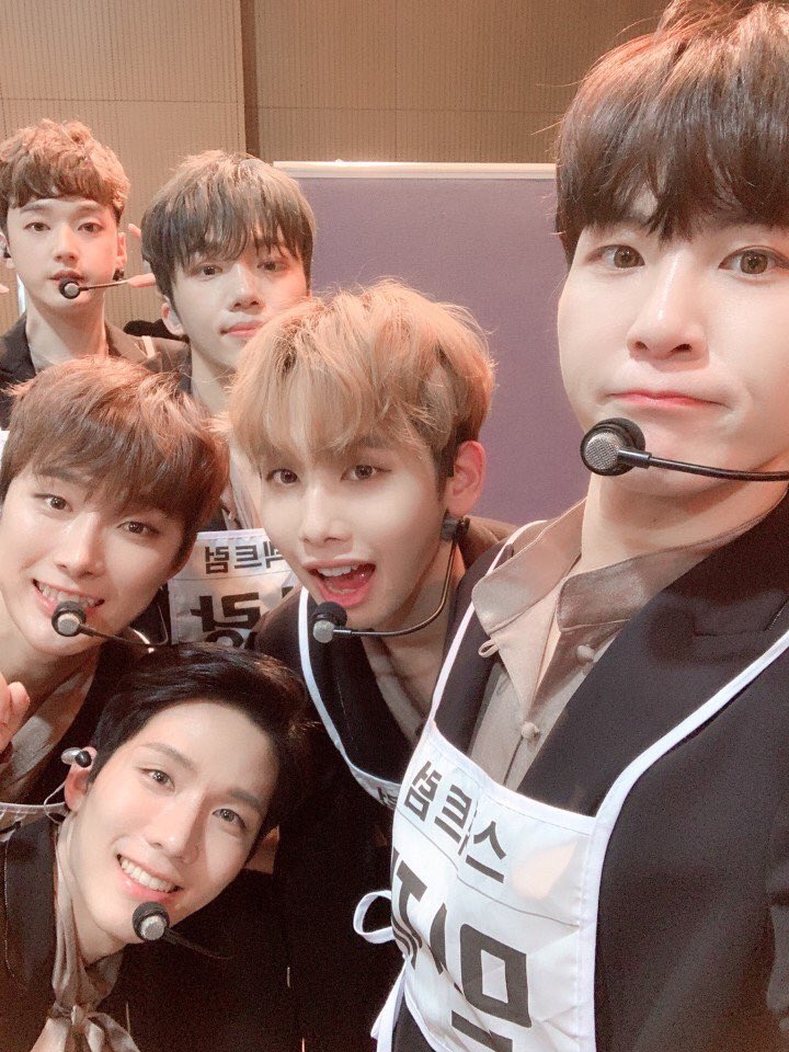 DongyoonGermany's tweet photo. [Spectrum Twitter update]
trans.
thanks for supporting Spectrum today!
thanks to you we were able to finish the stage nicely 

thank you all the time!!!

#SPECTRUM #스펙트럼 https://t.co/ijFq4V0ylX