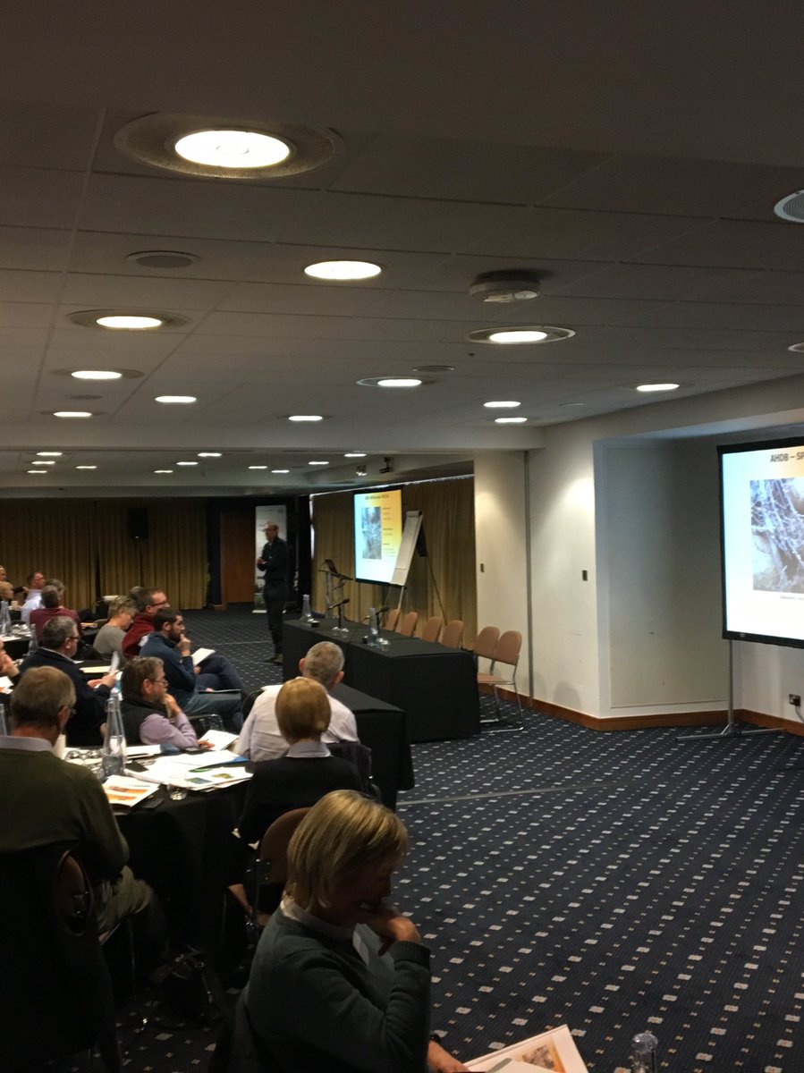 AHDB_Potatoes's tweet photo. Graham Tomalin is back, this time speaking about work to combat #PCN by comparing the resistance & tolerance of different varieties #StrategicFarm https://t.co/K1Aizi8b7z