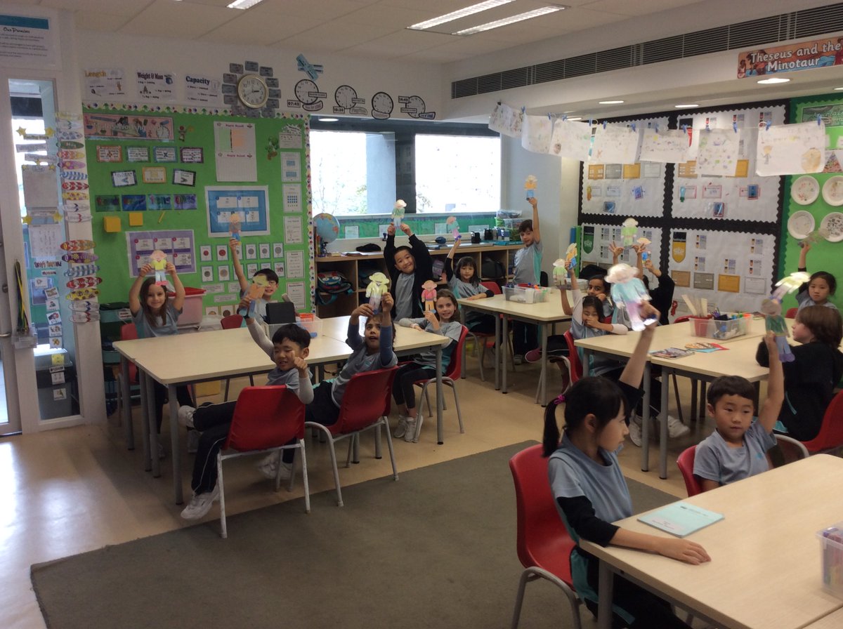 YR3NAISHK's tweet photo. Thank you 2E @OustonPrimary  for sending us your Flat Stanleys and letters! They've arrived safe and sound and each child in 3D has taken one away for the weekend. We'll let you know what they get up to next week #flatstanley #flatstanleyontour https://t.co/otChZ7tWyR