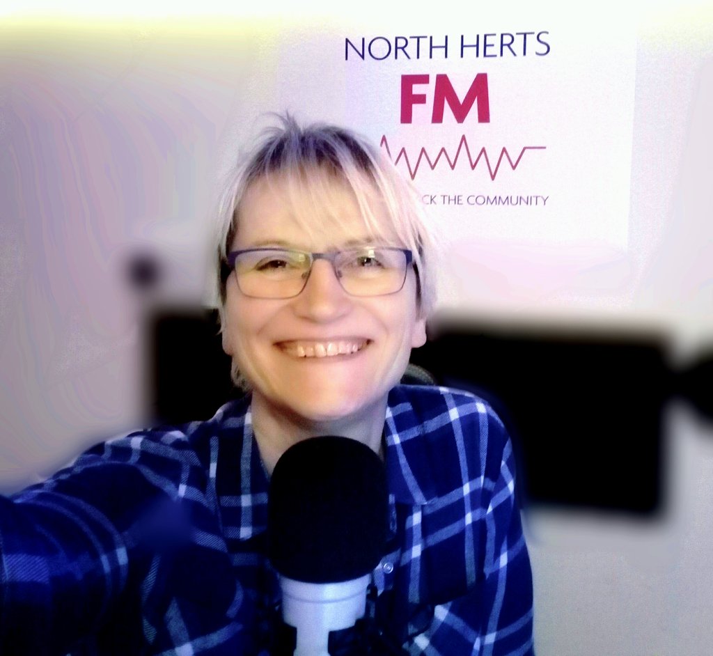SyndNation's tweet image. Wakey wakey North Herts. 10pm Tonight it's a brand new North Herts Country. We will be playing and chatting all things country including tracks from  @COTCMusicNight  artists @Tom_Delaware @LexieGreenTweet  @hopeinhighwater and  @Tennessee_Twin AND Local Artist @raycordell