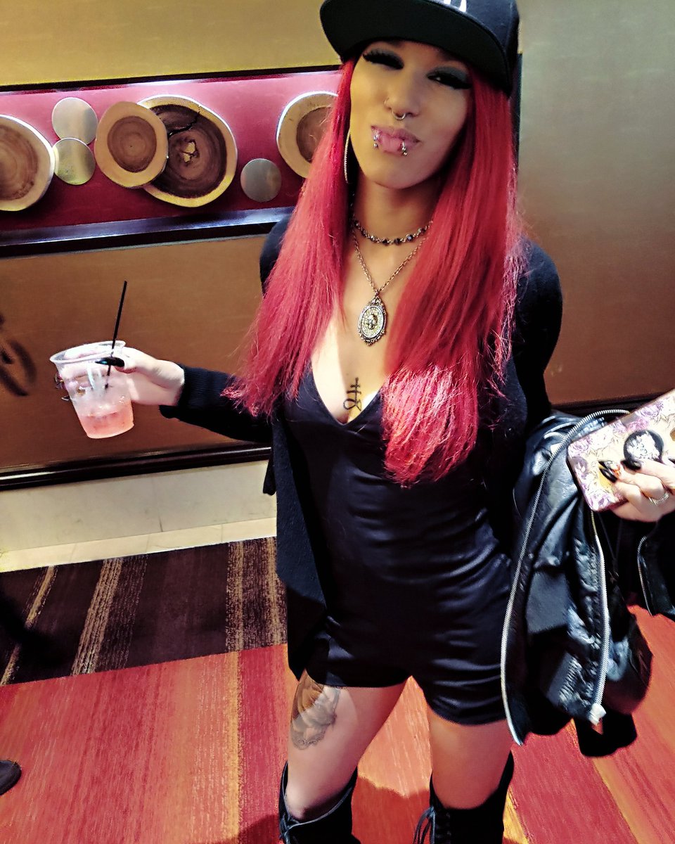 SHESMACKSHARD's tweet photo. Go follow my love @KierraSkyy #bloggers #YouTube #model beautiful babygirl https://t.co/xH6hF6lWm9