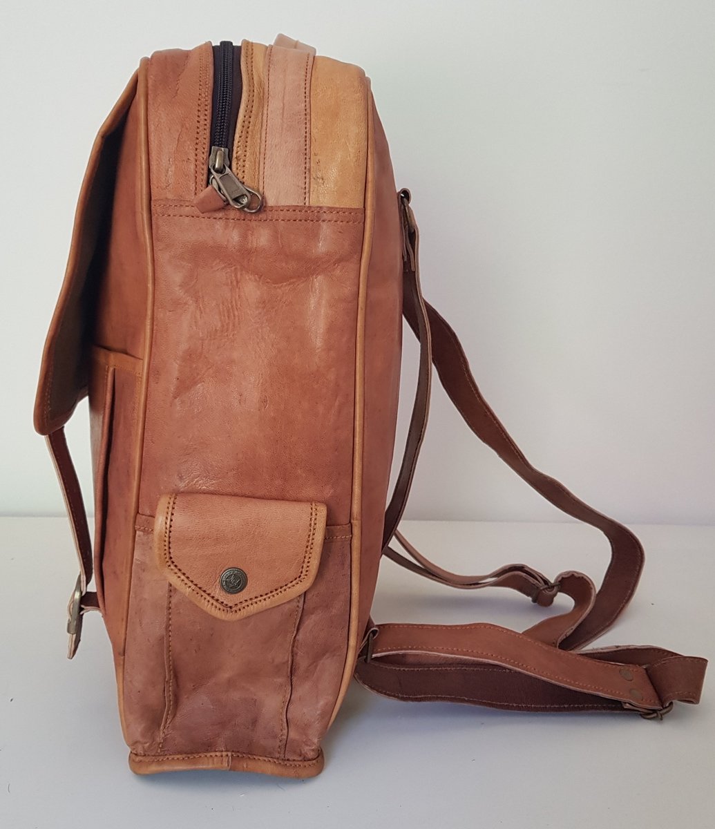 FioreSAfrica's tweet photo. ONLY AVAILABLE ONLINE! 
Genuine leather, fully lined back pack, travel and computer bag. 27.94 x 40.64 x 12.70 cm in size. 
Only 3 left in stock
R1950
https://t.co/1yJuDmwu6R
#Fiore #FioreSouthAfrica #RawLeather #Bags #Backpack #Travelpack #ComputerBag https://t.co/2Ob0yaZyWp