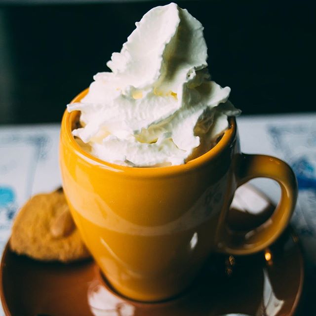 BuddyDelivery's tweet photo. What makes the world a better place?
Lots of whipped cream!
.
.
Fresh cream/milk/cookies delivered to your door. Dial: 85295661067
.
.
.
https://t.co/q92FOi9BTT
.
.
.
#hazirhai #buddytime #buddydelivery #jaipur #jaipurite #pinkcitygram #pinkcitytime #jaipurlife #jaipurbuzz https://t.co/AJmCKiXkFV