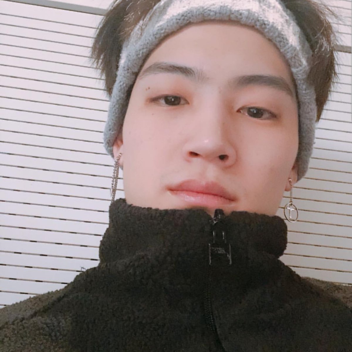 GOT9416JB's tweet photo. prdsdef🌴 잘지냅니다.
🌟📷 https://t.co/GPbyPOYs4Y
ㅋㅋㅋㅋㅋ뽐수니들 뽐보싶 앓고 있는거 알고 있었구낭 ㅠㅠㅠㅠ 울 재버미 잘 지내고 있구낭ㅠㅠ 넘 서윗해^^
@GOT7Official #GOT7 #갓세븐 #DefJBDay #CutieSexyJaebeom
#JB #제이비 #재범 #뽐스타 #뎊솔 https://t.co/im5pZLOlgD