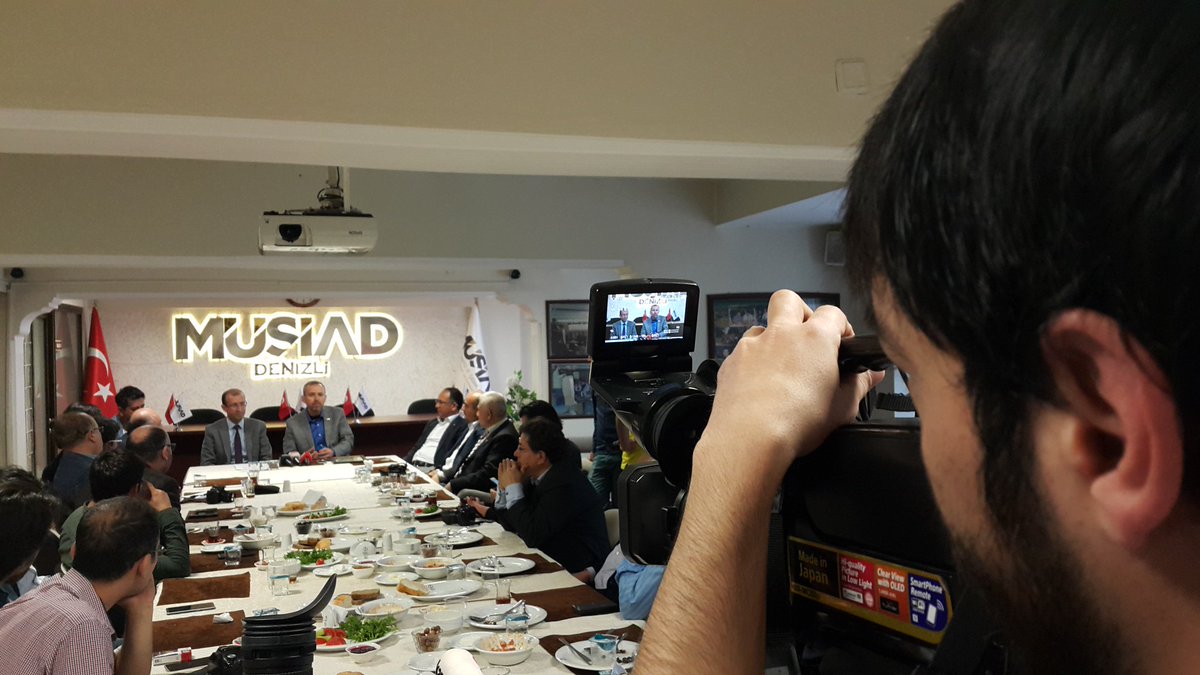 Her koşulda görevini fedakarca yürüten tüm basın mensuplarının 10 Ocak Çalışan Gazeteciler Günü'nü tebrik ediyor, başarılar diliyorum.

#10OcakÇalışanGazetecilerGünü