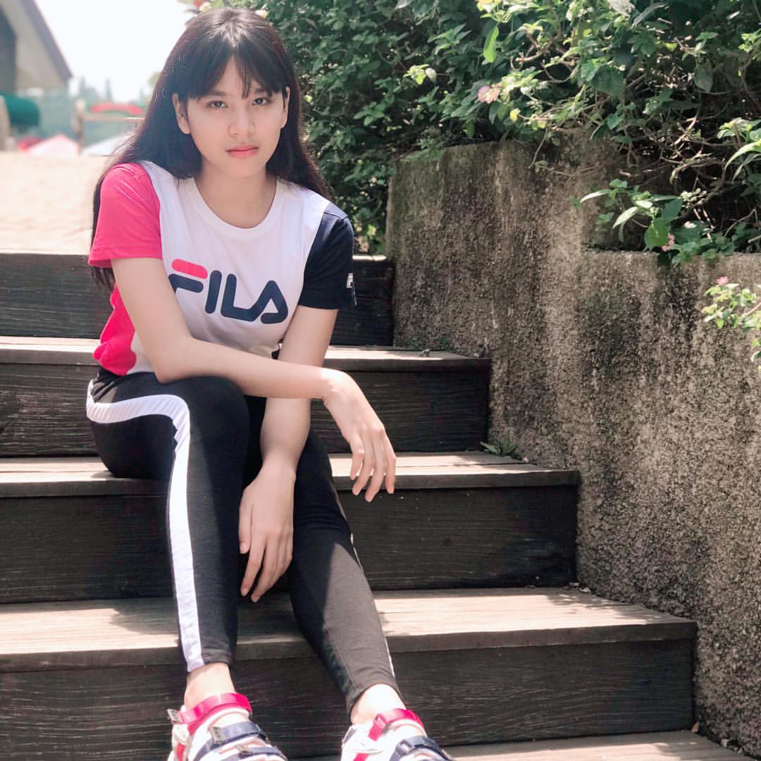 fila disruptor white platform sandal