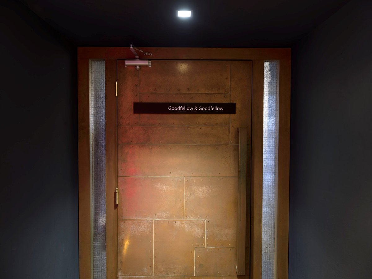 GoodfellowsLtd's tweet image. What's beyond our iconic copper door??

Come and find out! Call 0844 334 5232 or book a viewing at our London showroom here: goodf.co.uk/book-an-appoin…

#SexyPlates #TabletopMagic #LittlePortlandStreet