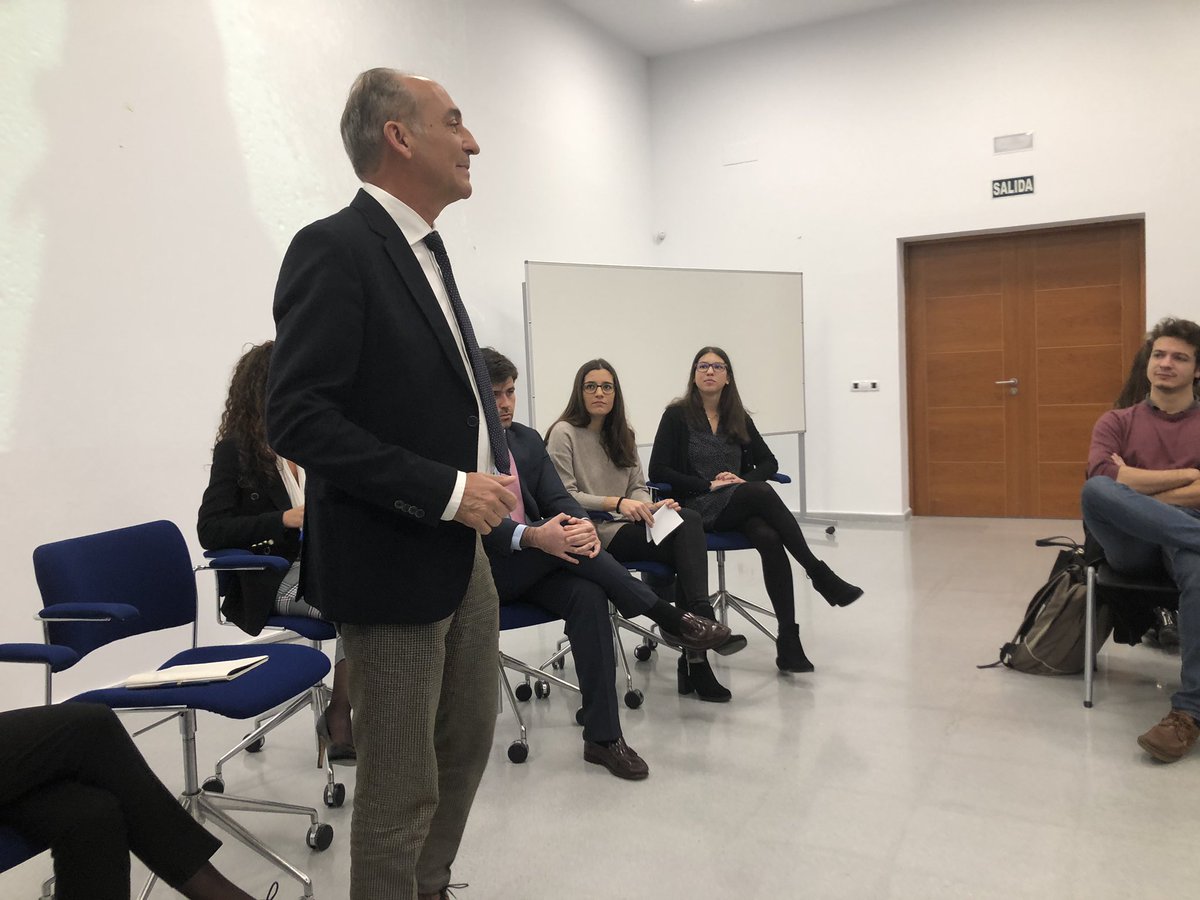 JGTAPIAL's tweet photo. Hoy tenemos sesión de “Líderes para el Mundo” con nuestro Rector, Gabriel Pérez Alcala #LPM #MBA #MUDF #MUDPGT #MUIIND #MUES #MUAB #MUAJE https://t.co/7a9e913tLy