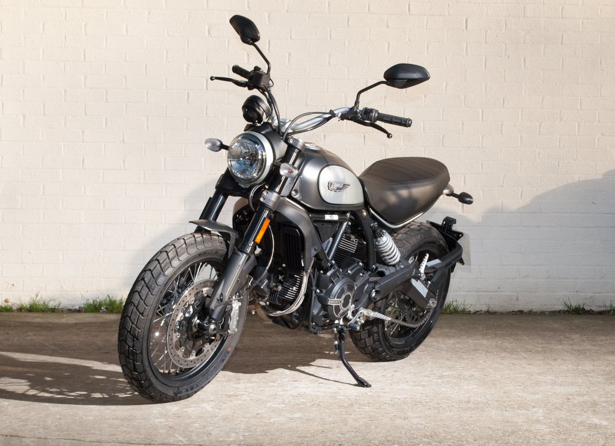 scrambler ducati street classic