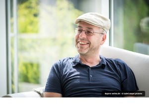 Irseer Pegasus 2019 an Peter Zimmermann 

Der mit 2.000 € dotierte Preis wird im Rahmen des Autorentreffens Irseer Pegasus vergeben. In geheimer Wahl stimmen die Autorinnen und Autoren für den Preisträger aus ihren Reihen. Der Entscheidung voraus geh… bit.ly/2CgyeIW