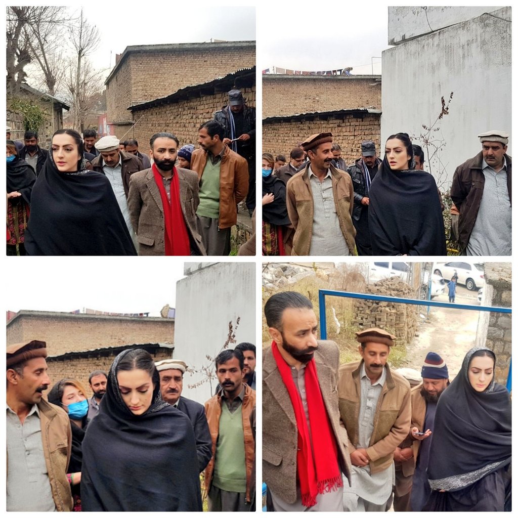 MominaBasit1's tweet photo. میرپور بی ایچ یو کا ہنگامی دورہ ،حالات زار دیکھ کر ملازمین کے رہائشی کوارٹرز سمیت بی ایچ یو کی مرمتی کے لیے پہلے مرحلے میں 10 لاکھ روپے کا فنڈ دینے کا اعلان کیا. اس موقع پر عملے نے تفصیلی بریفنگ دی.عوامی مفادات کی خاطر تمام مسائل کو حل کروانے کی یقین دہانی کروائی_
#KPKUpdates https://t.co/Y5liTZOalw