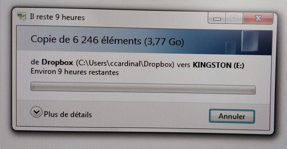 teamaaz's tweet photo. J'ai bien fait d'investir dans une clé USB 3.0 ! 🤔
#9heures https://t.co/Rjb7eyiRrd