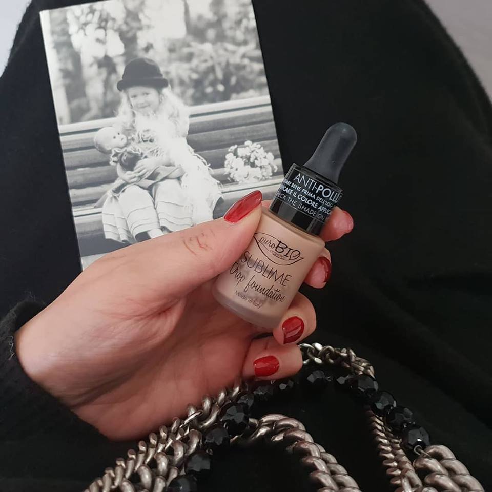 bottegadigio's tweet photo. Sublime Drop Foundation di @purobio_cosmetics ..il mio fondotinta preferito del momento, per un incarnato senza difetti, delicato e luminoso!
#dropfoundation #fondotinta #labottegadigio #bioprofumeria #truccheria
#cosmeticinaturali #makeup #purobiocosmetics
#antipollution https://t.co/VFdOotgNOk