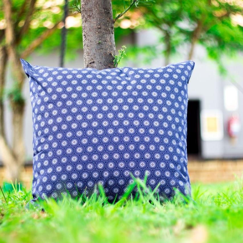 OraCreation1's tweet photo. Boikgantso scatter cushion(50×50) for R270...cushion cover only R140 https://t.co/GdVvZH1N7m