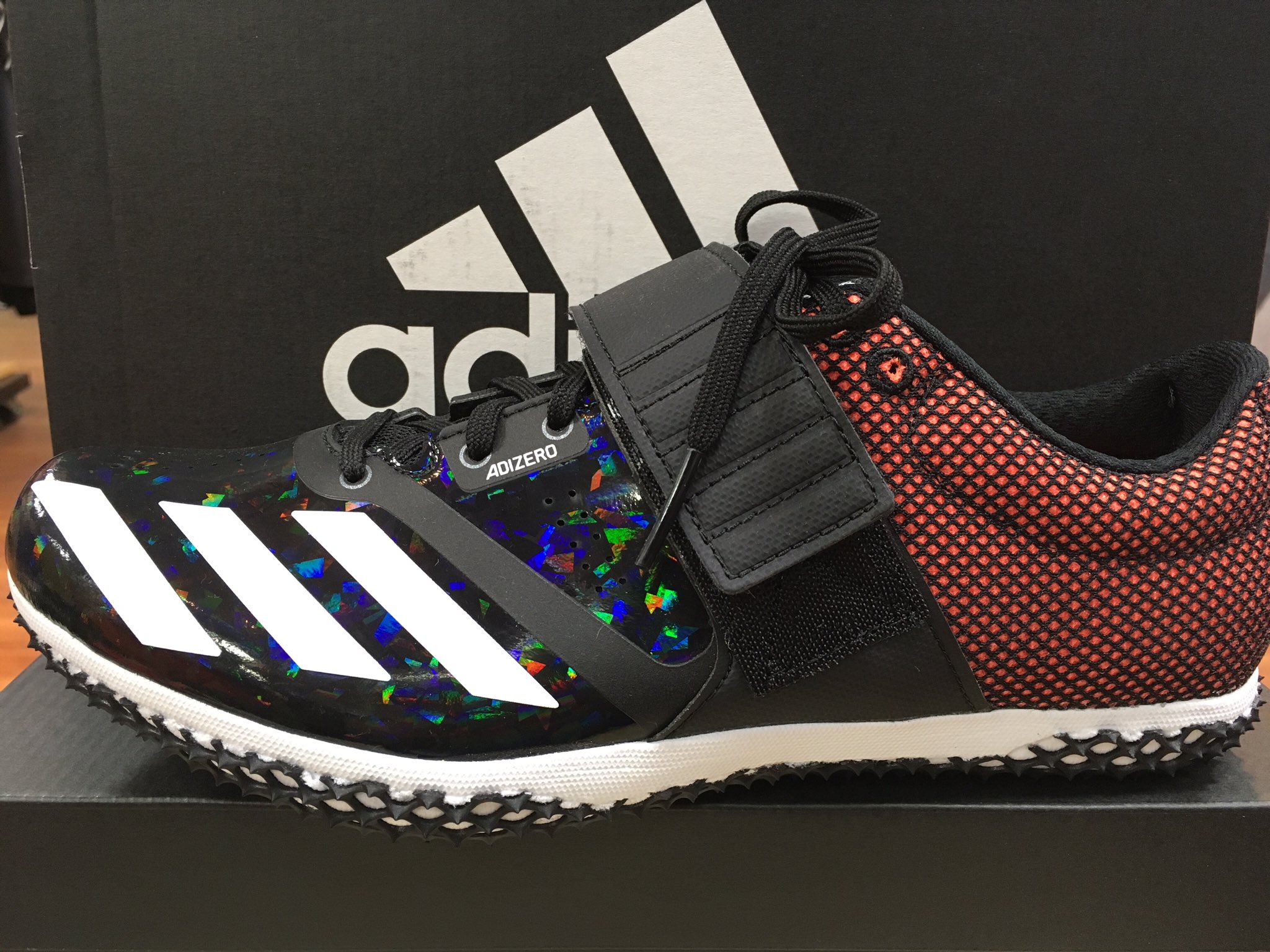 Step陸上鹿児島店 Adidasスパイク情報 本日もお買い得なスパイク情報 アディゼロlj 幅跳び アディゼロhj 高跳び がなんと定価より40 Off ビックリ価格です 昨日同様に遠方のお客様には店舗から発送も可能です お電話お待ちしております