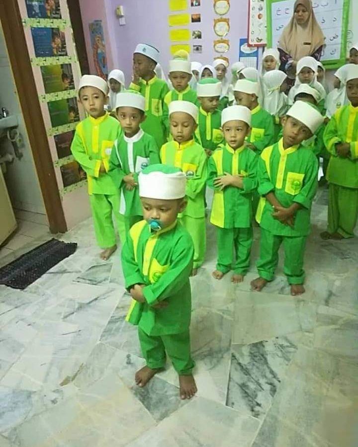 syedman30's tweet photo. Hai abang kakak semua. Tak takut ke tinggal solat? https://t.co/14DJ8A8wVk