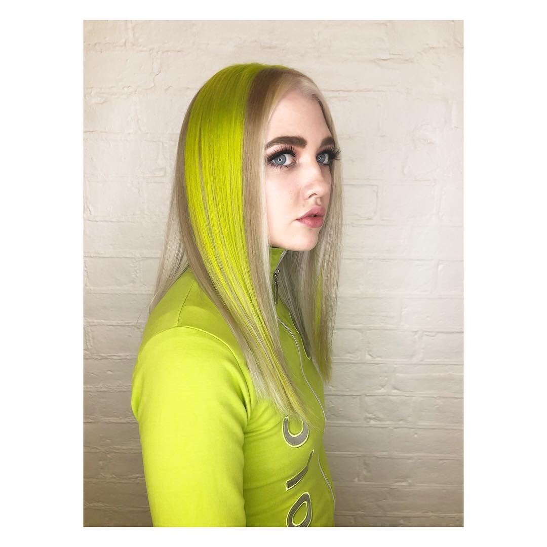 SassoonAcademy's tweet image. 💚 NEON BLONDE 💚 #sassoon #sassoonacademy #neon #green #lime #blonde #alternative #perfection #hairgoals