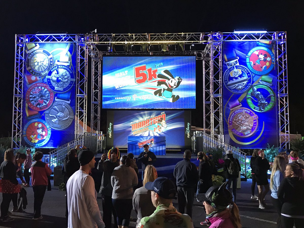 Attractions's tweet image. We are ready for this morning’s #WDW5k race! Oswald is among the characters meeting runners before and after the race. #runGKTW