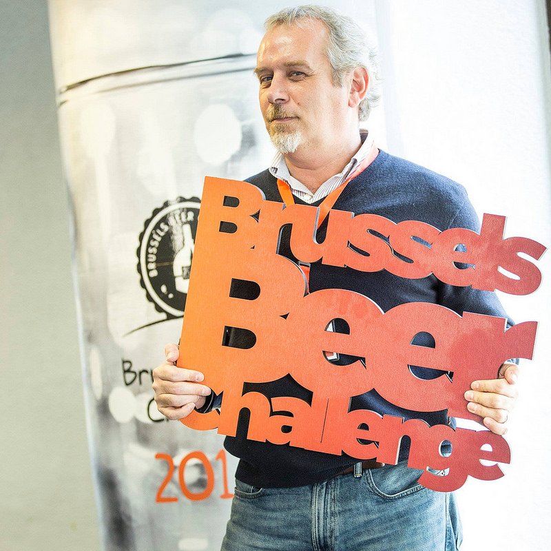 BRAMAsocial's tweet photo. Lunga intervista di @Gio_Angelucci a @Birragenda
a tema #birra

A tu per tu con Maurizio Maestrelli: 
«Mercato brassicolo caotico e stimolante»
https://t.co/ijGr5JwINj 
#birre #mercato #tendenze #turismo #birrifici #birraartgianale #pub #novità https://t.co/cKmNYW0zYu