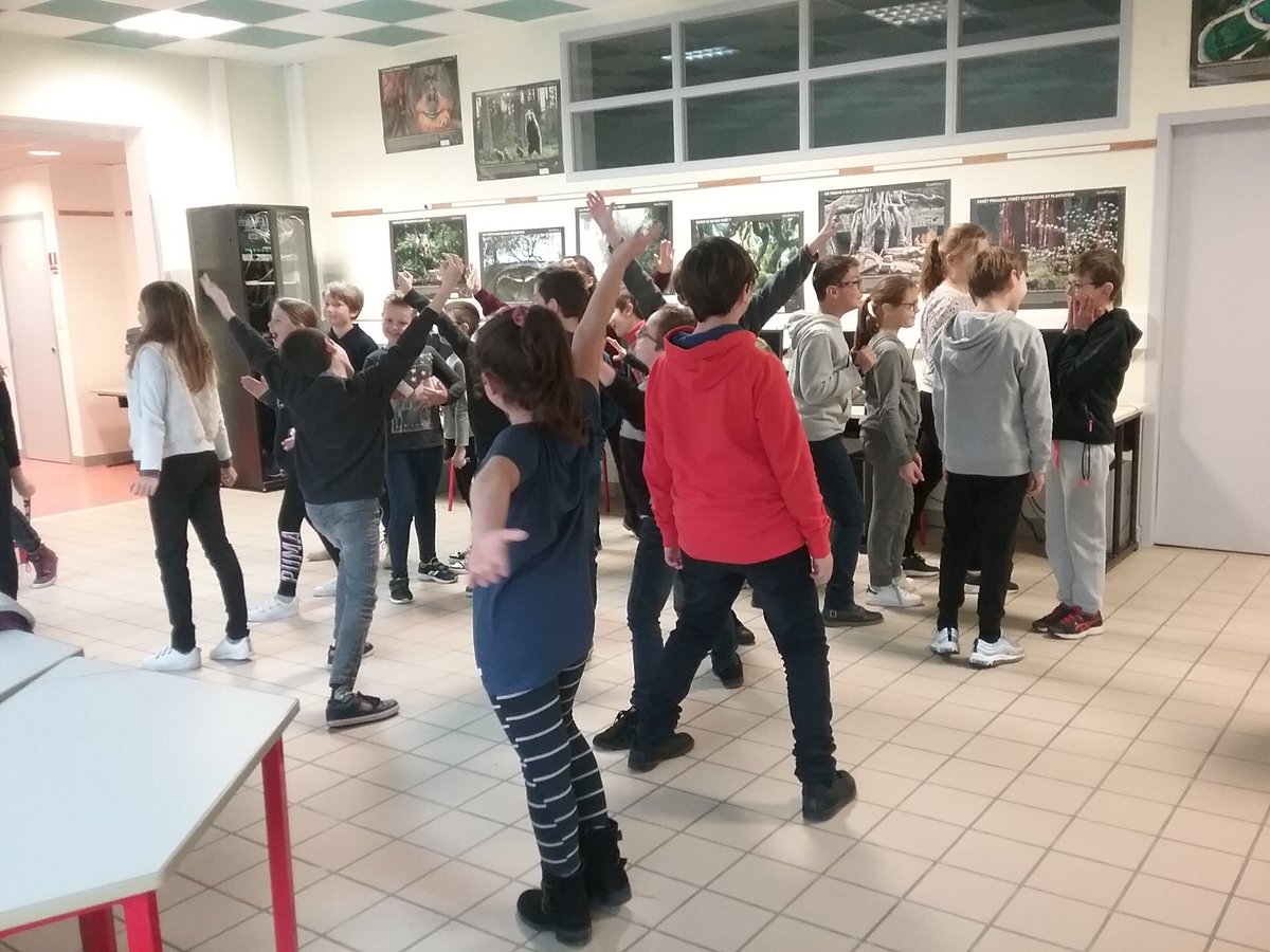 vb80260's tweet photo. Les exercices s'enchaînent. https://t.co/3J6aUkFnJh