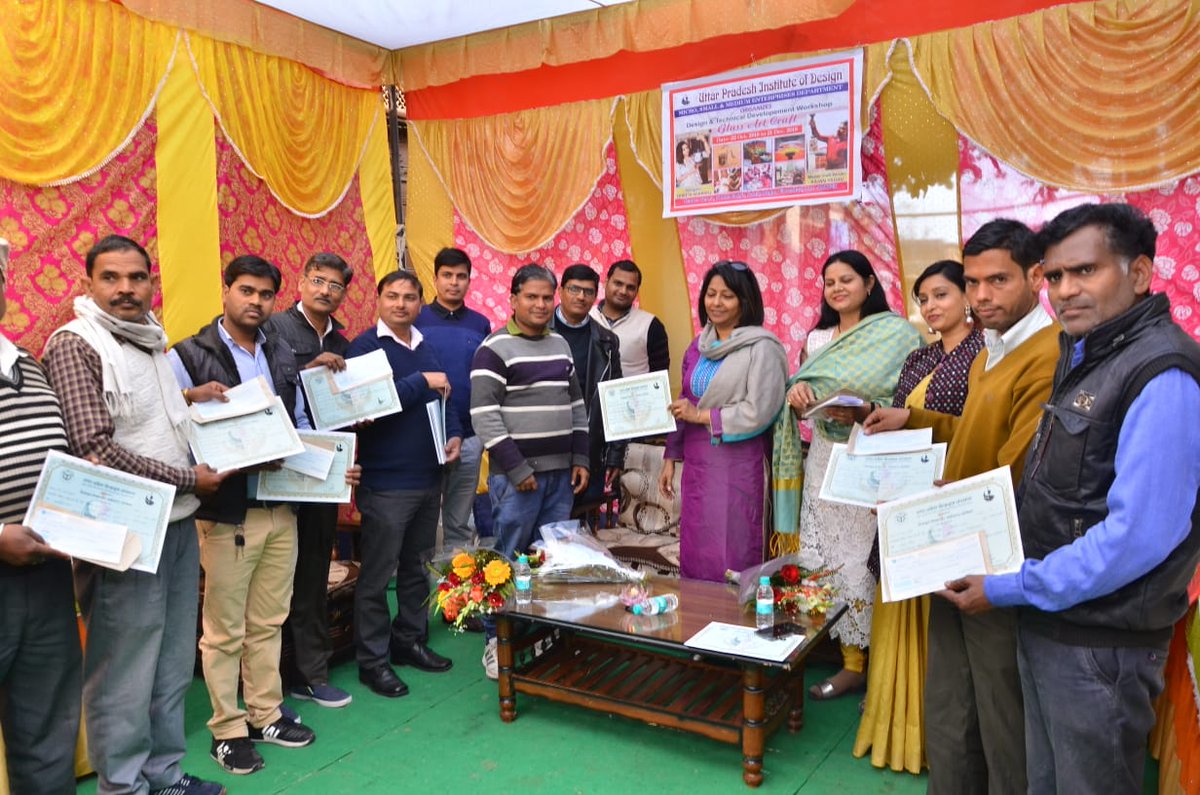 upmsme's tweet photo. कल दिनाँक 09/01/2019 में जनपद #फ़िरोजाबाद में #UPID चेयरमैन मा0 @kshiprashuklaa जी एवं विभागीय अधिकारियों द्वारा उत्तर प्रदेश इंस्टीट्यूट ऑफ डिज़ाइन ट्रेनिंग के प्रमाण पत्र एवं लाभार्थियों को चेक वितरित किए गए । @sdPachauri1  @DzignInstitute @MeAtulkushwaha https://t.co/eqmU8NExpS
