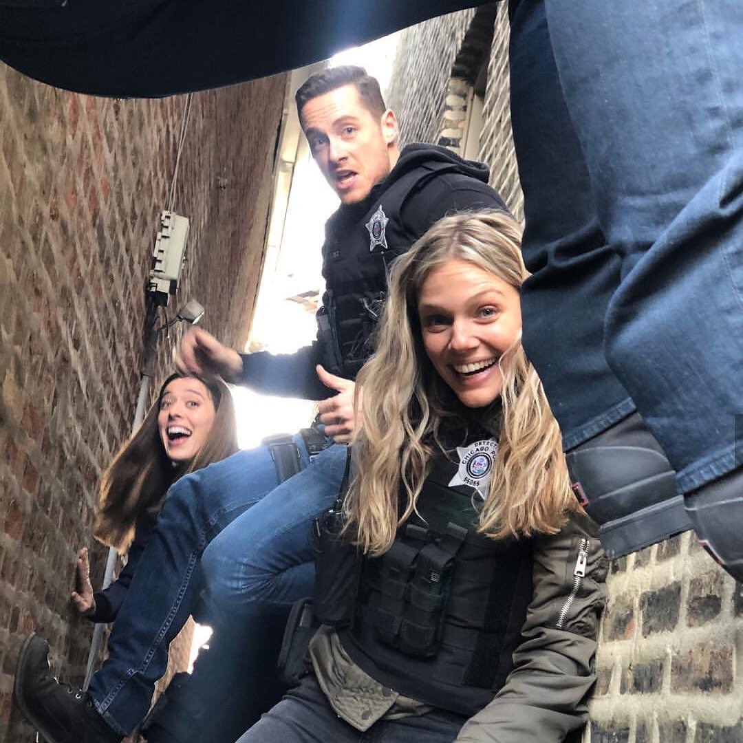 BestOfJesseLS's tweet photo. 👮🏼‍♂️📸 • Some clowns! #ChicagoPd #JesseLeeSoffer https://t.co/iwhP8ERHzq