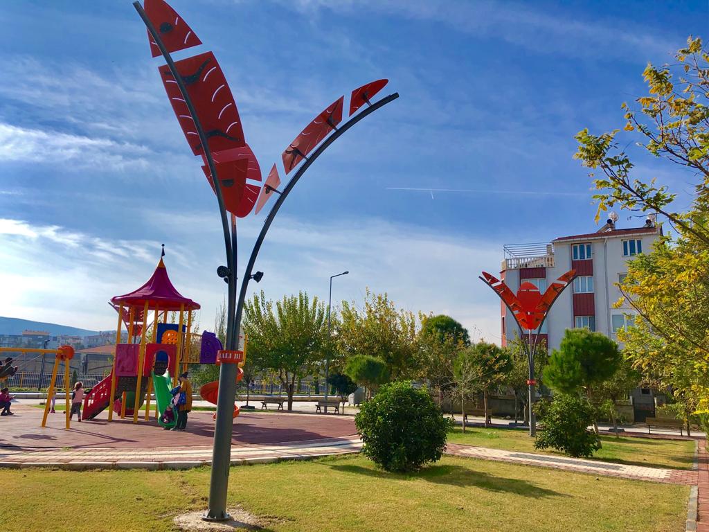 #aydınlatmadirekleri #özlemaydınlatma
#belediyeler #bahçeaydınlatmaları Urfa Haliliye Belediyesi Dekoratif Aydınlatma Direği projemiz. İletişim: 0(216) 312 23 88 polight.com.tr info@polight.com.tr