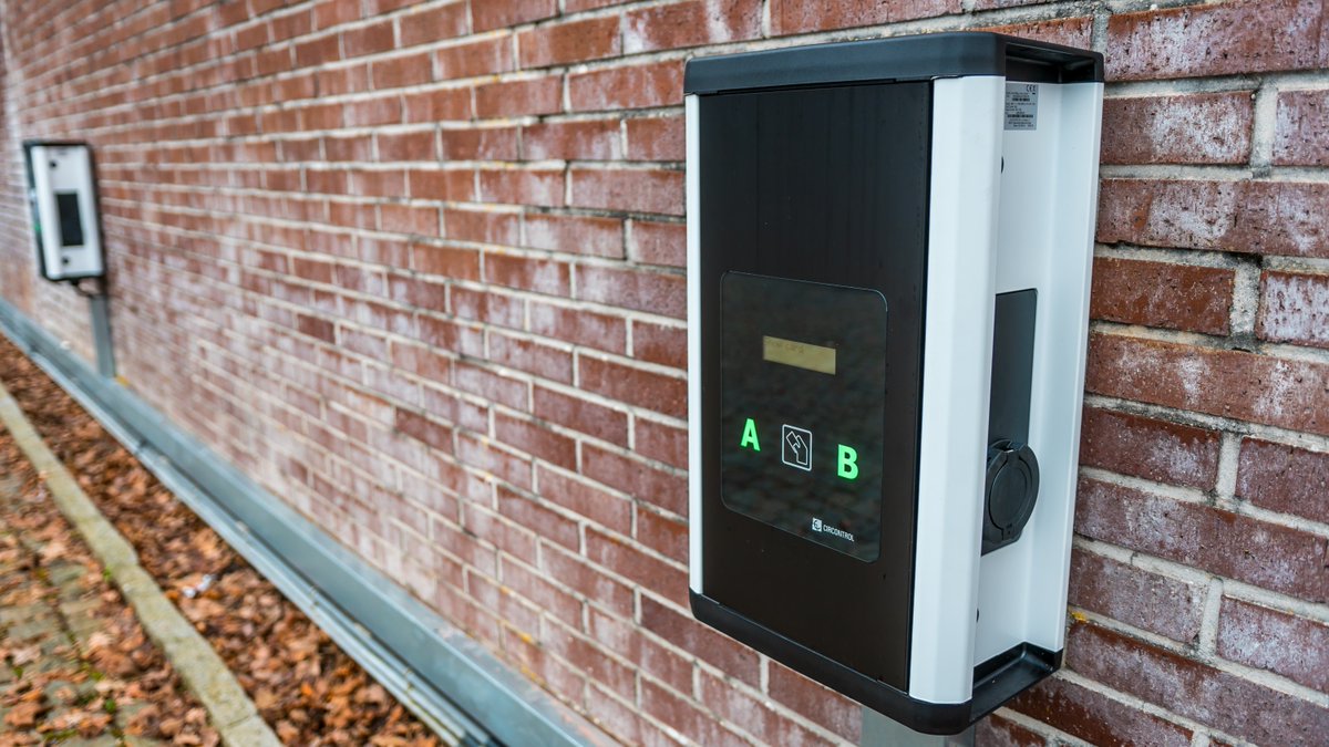 ⚡ While the end of year celebrations let you to recharge your batteries, it's now time for the batteries of your electric / hybrid vehicles to be recharged at Dolce La Hulpe Brussels.

ℹ To deliver a better service, we went from 2 charging stations to 10 ⚡