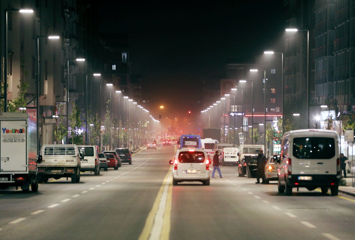 #aydınlatmadirekleri #özlemaydınlatma
#belediyeler #bahçeaydınlatmaları Vanİskele Caddesi projemiz. İletişim: 0(216) 312 23 88 polight.com.tr info@polight.com.tr