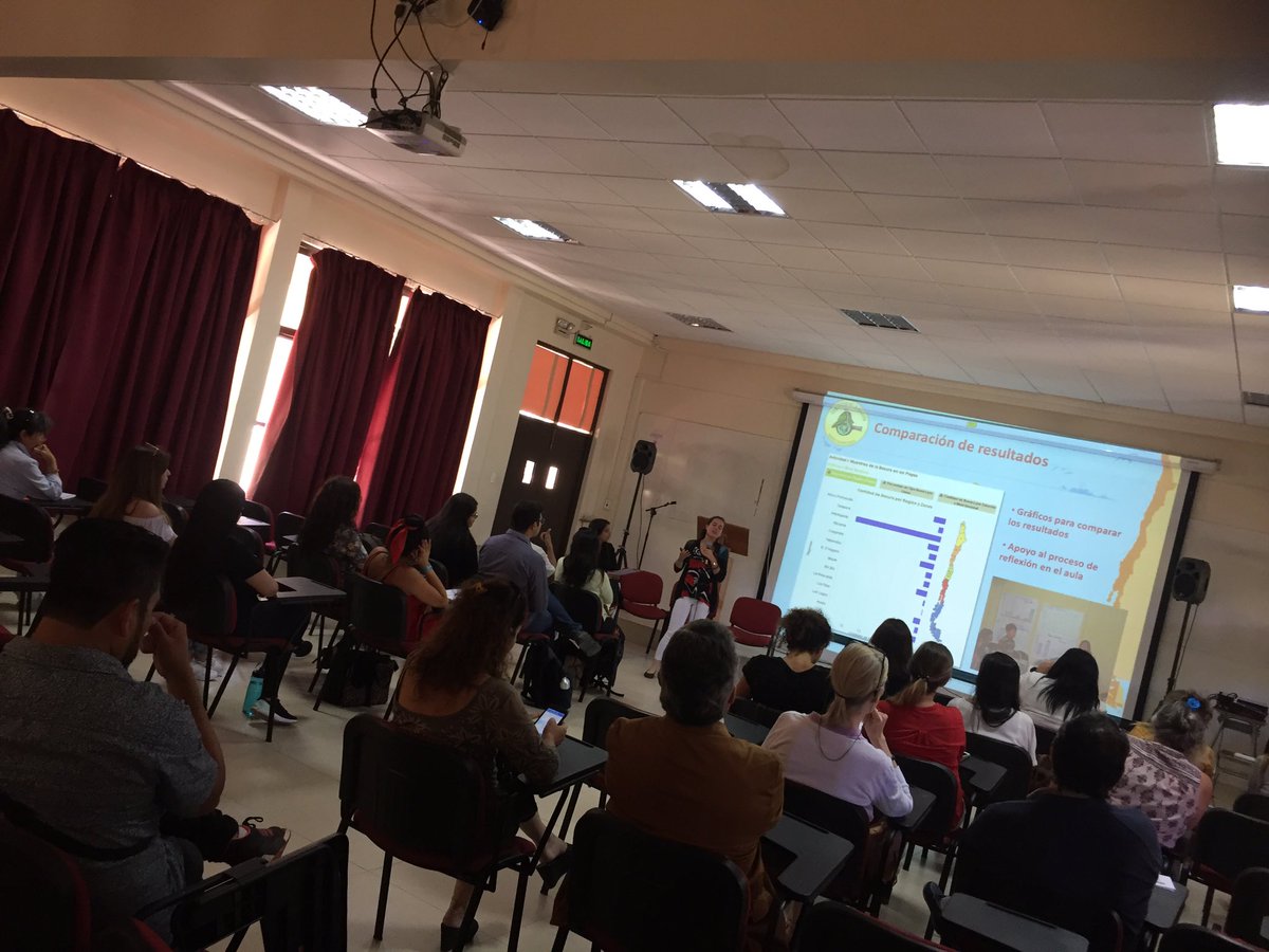 En estos momentos en panel “¡Mujeres que la hicieron!” en #FenixFest, Daniela Honorato de #CientíficosDeLaBasura de <a href="/UCNorte/">Universidad Católica del Norte</a> concientiza a los asistentes con respecto al manejo responsable de la basura y la contaminación que generamos ♻️💧🌿<a href="/userena/">U. de La Serena</a>