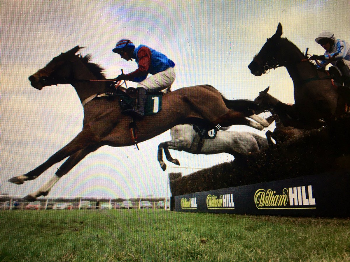 CatterickRaces's tweet image. Sue Smith strikes again and records a fourth @WattFences North Yorkshire Grand National in a row, this time with SHARP RESPONSE ridden by @CookDannyJockey who wins the race for the third time! Congratulations to all connections!
📸@sqweezy