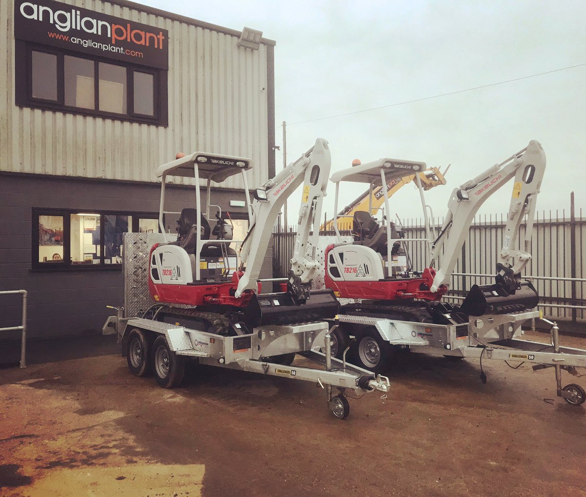 Two perfect little packages ready to be delivered to their new home. @IndespensionLtd <a href="/Takeuchiuk/">TakeuchiUK</a> <a href="/epirocgroup/">Epiroc</a> #indespension #takeuchi #epiroc #anglianplant #planthire
