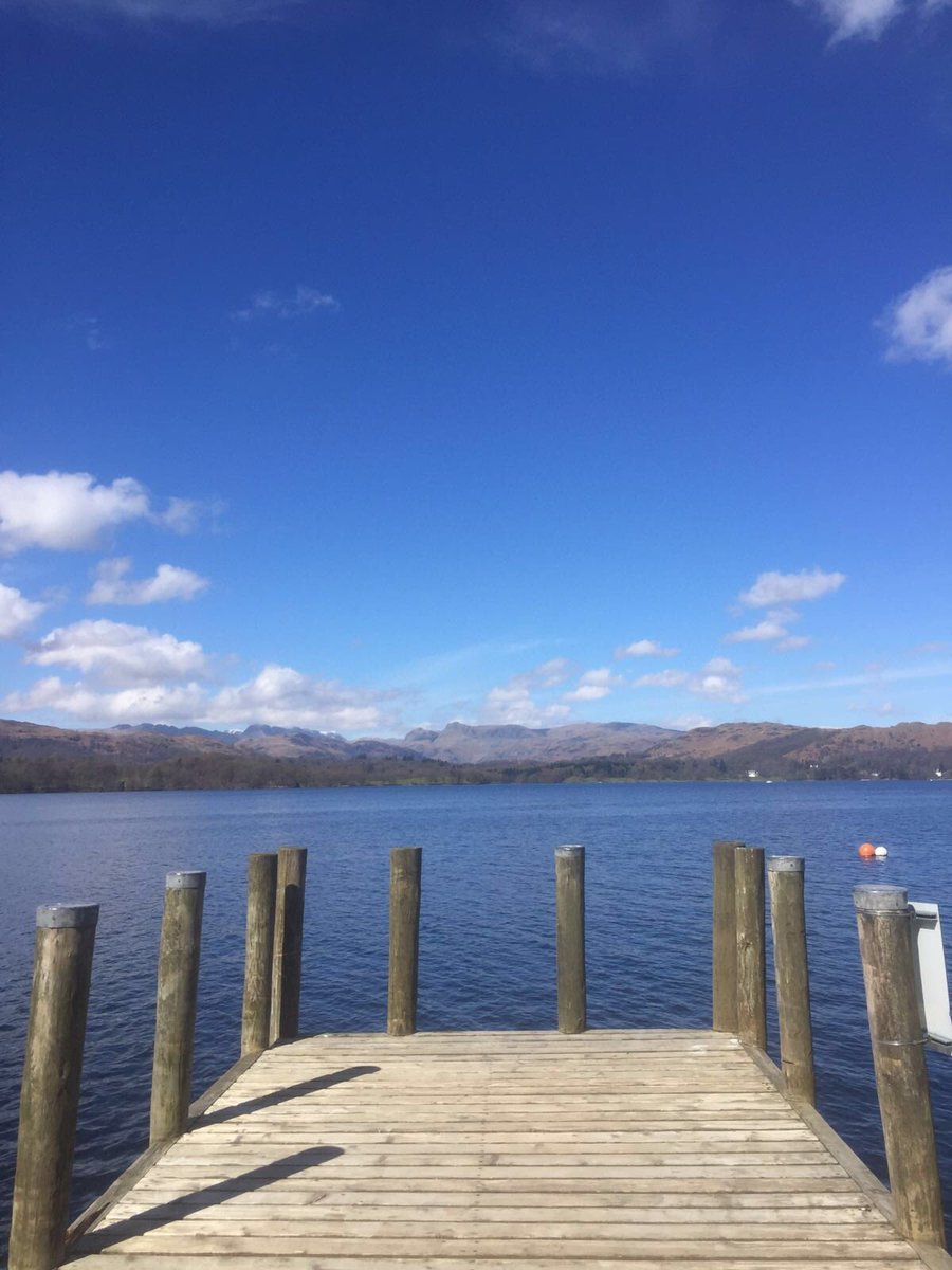 ecclerigggarth's tweet photo. Just a few minutes walk from the house is the fantastic @brockhole - with a brand new kids play area, @TreetopTrekUK, new restaurant, boat launches, pony trekking & #bravethecave 👀#LakeDistrict #TreeTopNets #FamilyDayOut https://t.co/uEDddLONsx