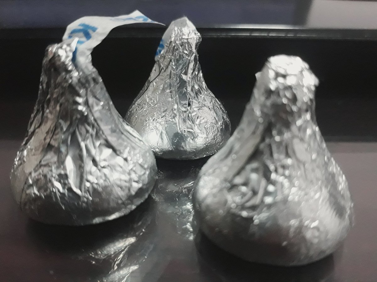 gliniiii's tweet photo. Three kisses to remind you that I love youuu๐๐๐
#SpreadingLove
#Liverspread๐
#Midnightsnack https://t.co/oHes7p7lfr