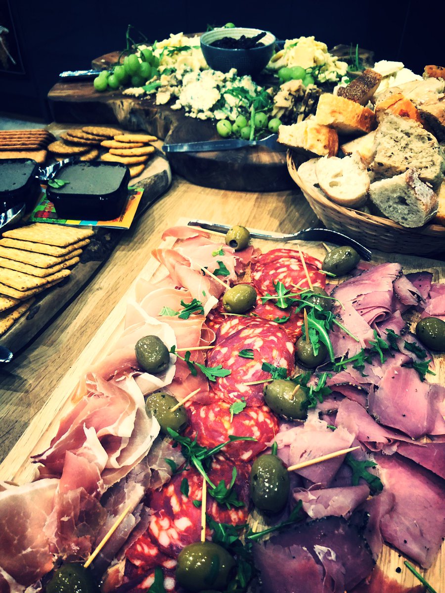 Bring on the first tasting of 2019!
 #Chablis #Gevrey #Sancerre #Rioja etc etc 🍷🍾🥬🥓🧀🥖