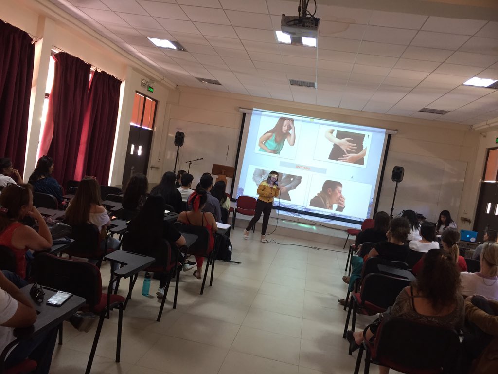 Ahora en “¡Mujeres que la hicieron!” Panel de #FenixFest  <a href="/PiliHonorato/">Pilar Honorato</a> de Bbac: “Para ser emprendedor hay que ser muy resiliente, tener mucha paciencia y diferenciarse del resto” 🌱💧 #RegiónEstrella <a href="/userena/">U. de La Serena</a>